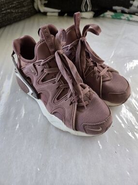 Nike Light Pink Women's Lace-Up Sneakers